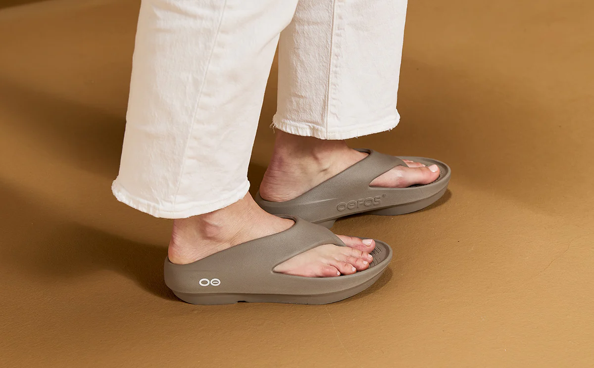Women's OOriginal PLUS Sandal - Driftwood 8 Women's OOriginal PLUS Sandal - Driftwood