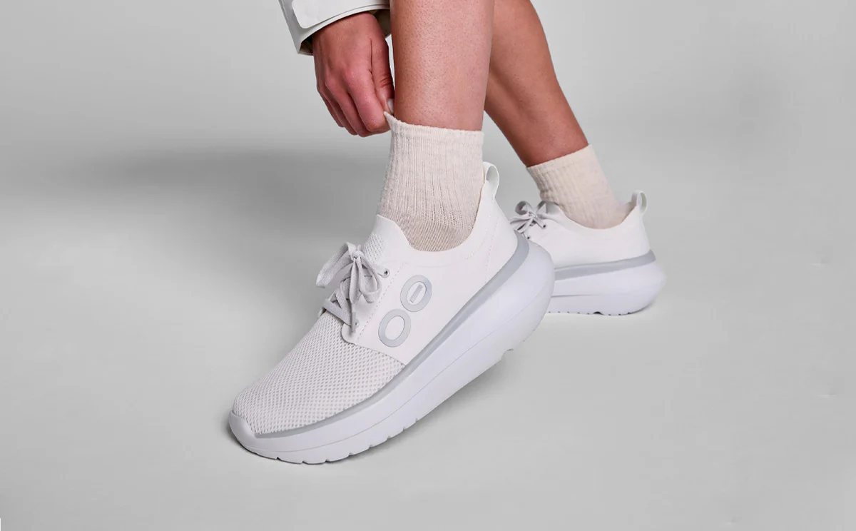 Women's OOmy Stride - White 9 Women's OOmy Stride - White