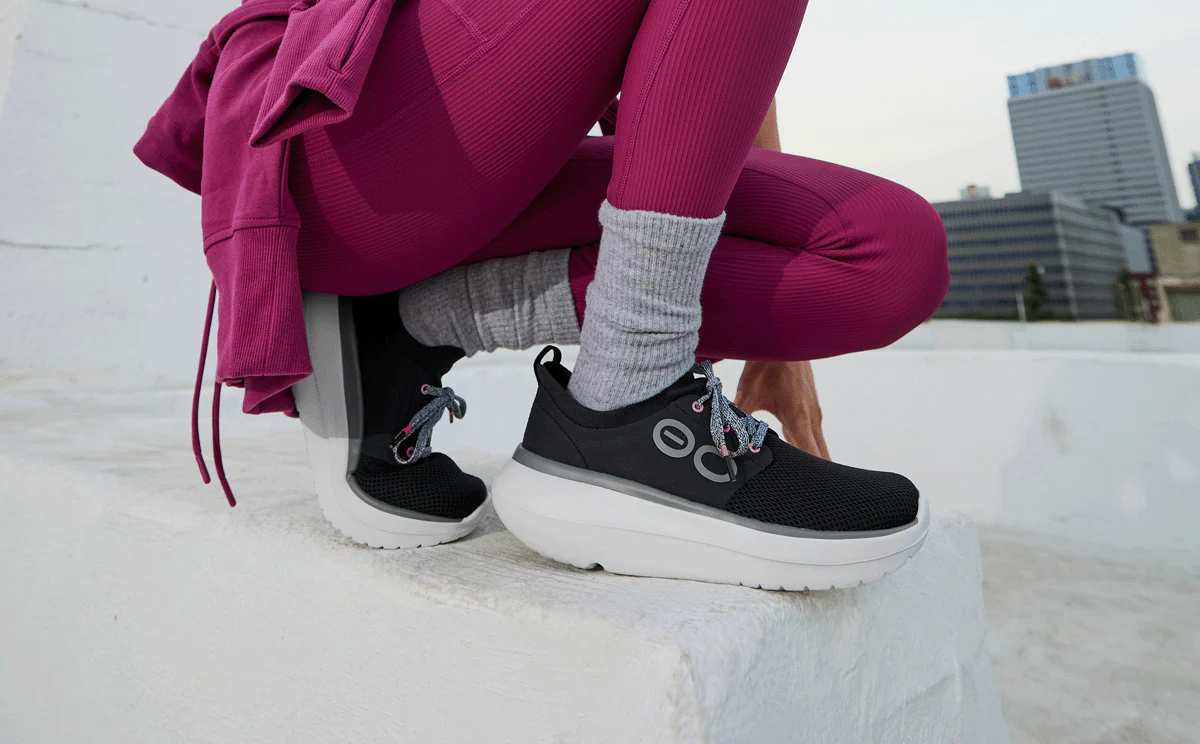Women's OOmy Stride - White Black 9 Women's OOmy Stride - White Black